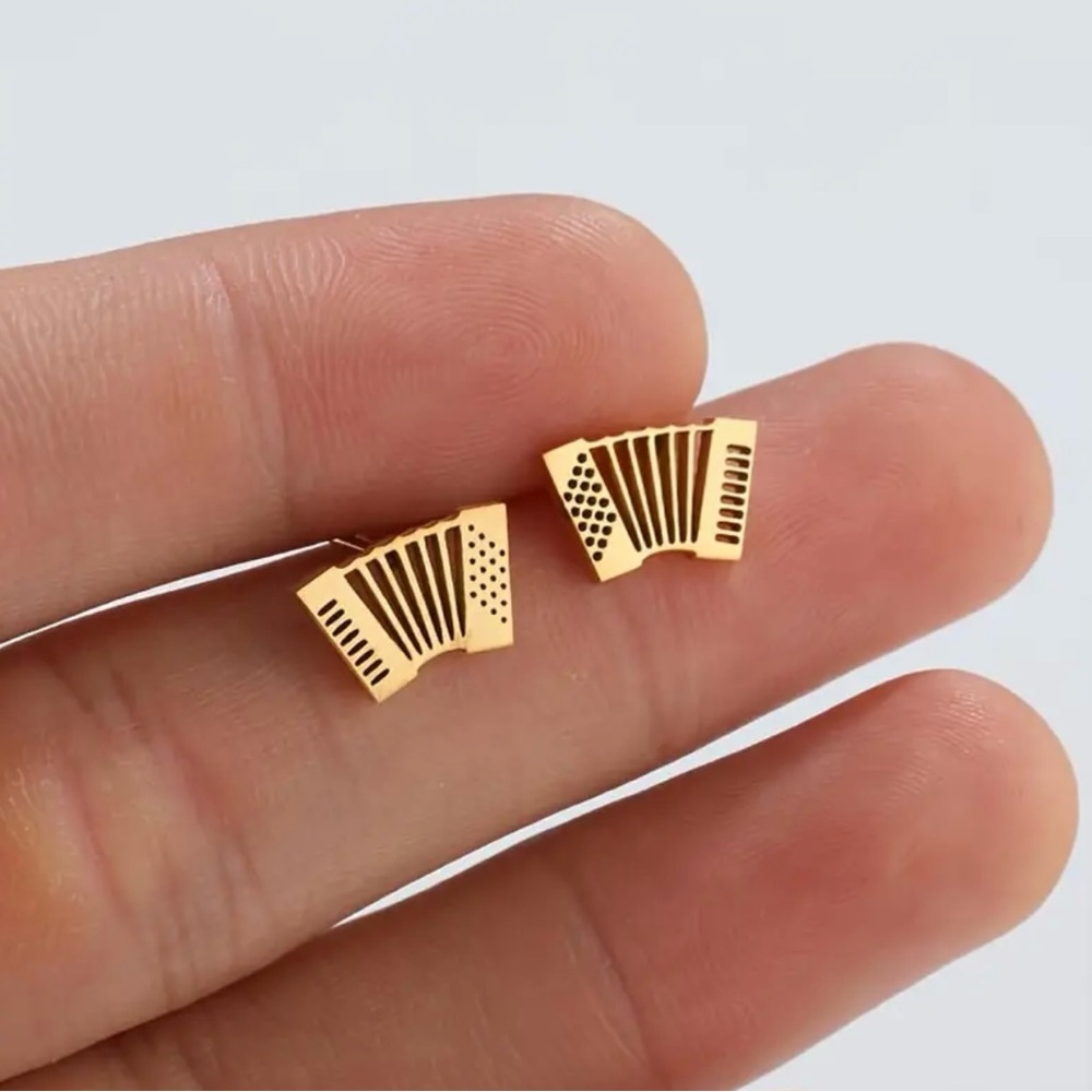 Brand New Vintage Stainless Steel Accordion Stud Earrings